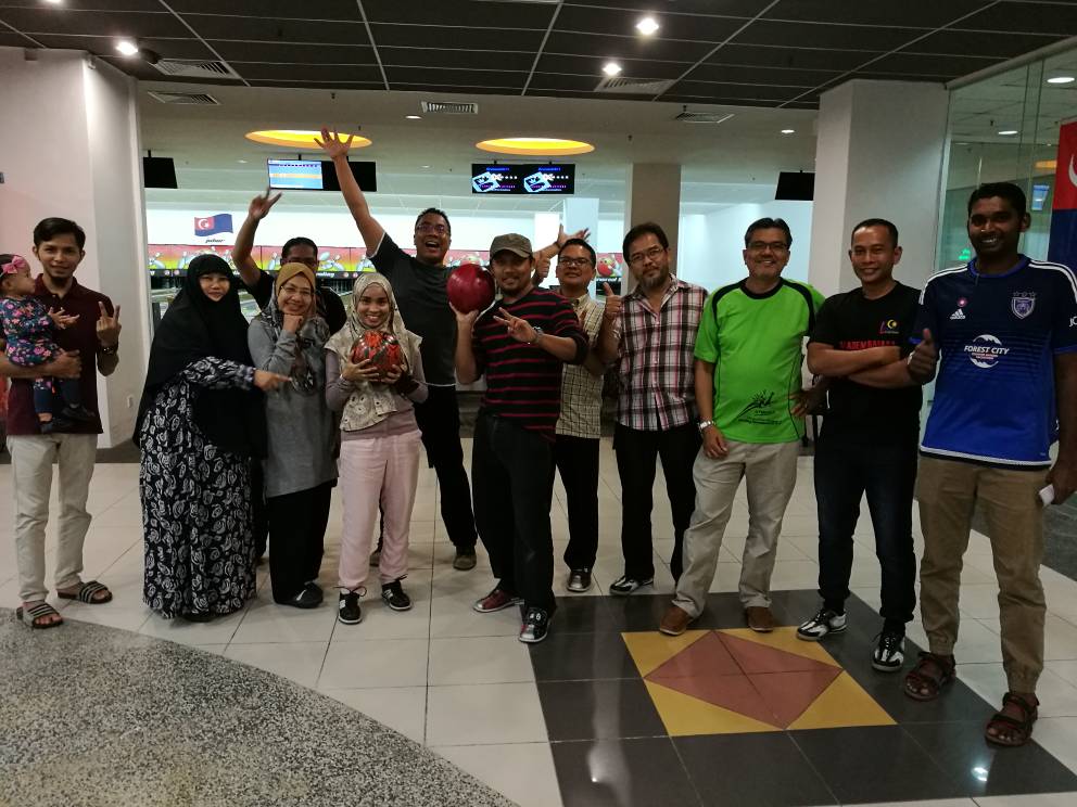 LANGUAGE ACADEMY BOWLING FOR FUN