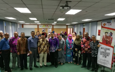 YANG BERBAHAGIA PROF. MADYA DR AMINUDDIN RUSKAM, PENGARAH PUSAT ISLAM UTM BERSAMA DELEGASI UNIT ZAKAT PUSAT ISLAM UTM DI AKADEMI BAHASA SEMPENA JERAYAWARA PZB.