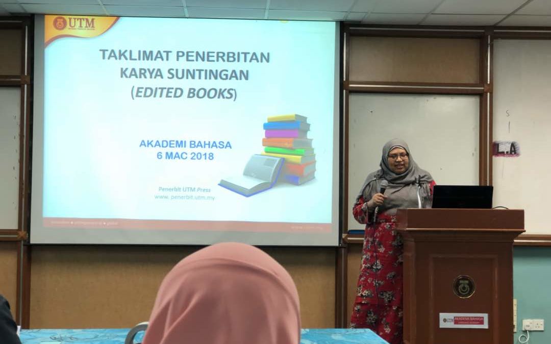 PROGRAM WRITING & PUBLISHING EDITED BOOK ANJURAN AKADEMI BAHASA UTM JOHOR BAHRU